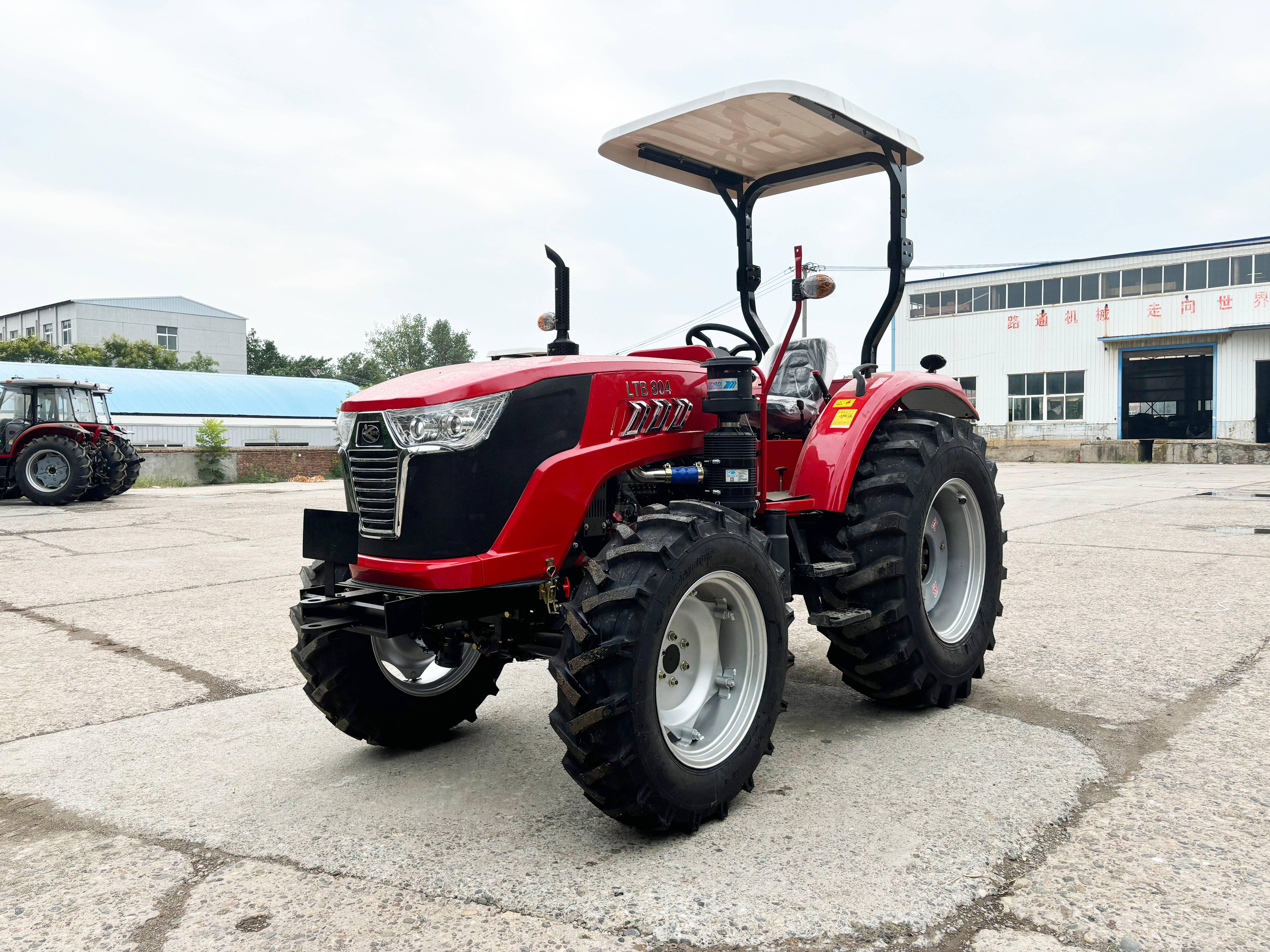 CE Certified Multifunctional Wheel Tractor with Full Hydraulic System for Farm Land
