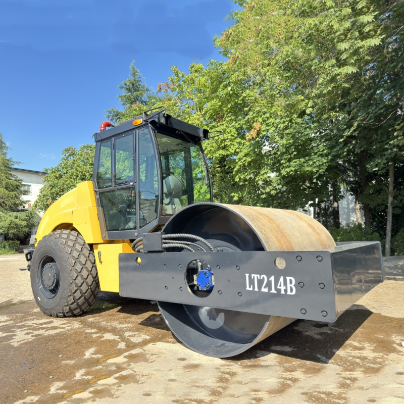 Roadway Mastery: Lutong 14-Ton Single Drum Roller with Dual Amplitude & Dual Braking