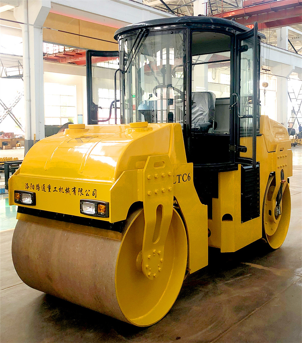 6-Ton Double Steel Wheel Roller: One Machine, Multiple Uses, Your Profit Partner!